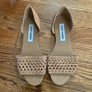 Tan Steve Madden flat sandals size 5